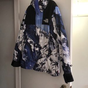 Supreme x The North Face Mountain Parka